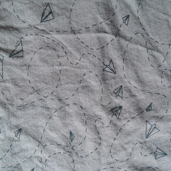 Paper airplane circle scarf - Picture 2 of 3